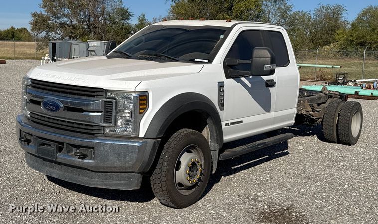 2018 Ford F550 SuperCab truck cab and chassis - EU5336