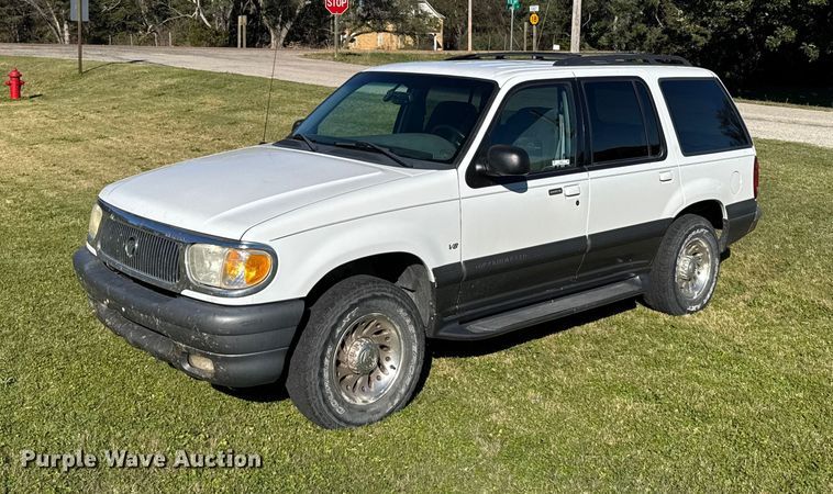 2001 Mercury Mountaineer SUV - EU6217