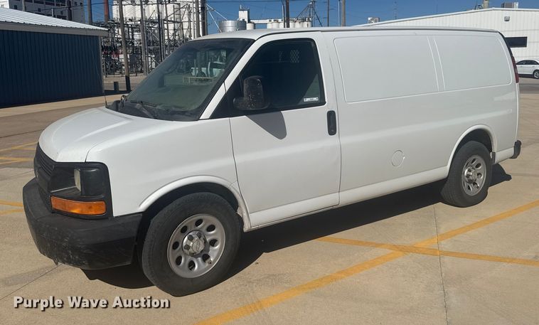 2014 Chevrolet Express 1500 van - EU6222
