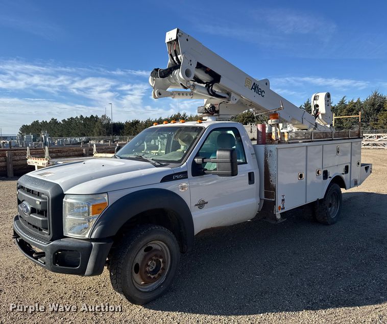2016 Ford F550 Super Duty  bucket truck - EU6228