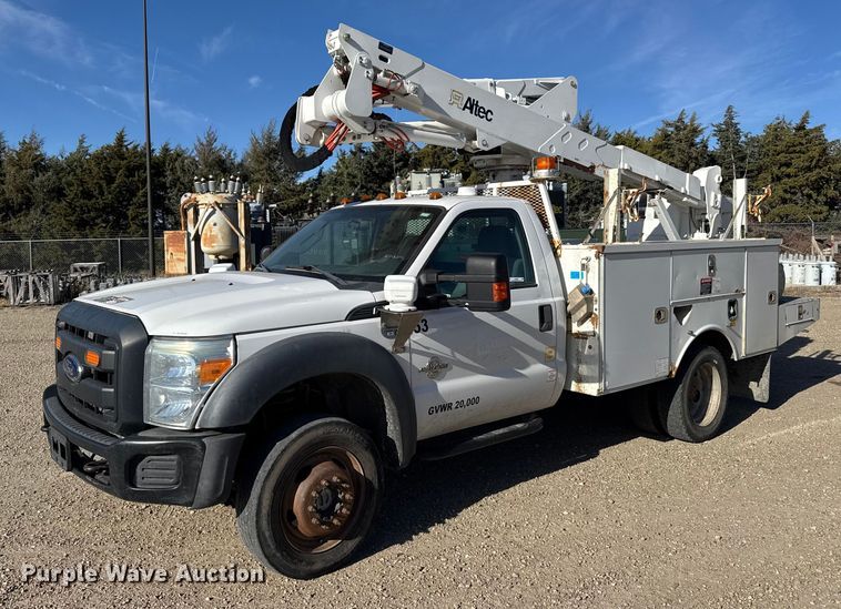 2016 Ford F550 Super Duty bucket truck - EU6230