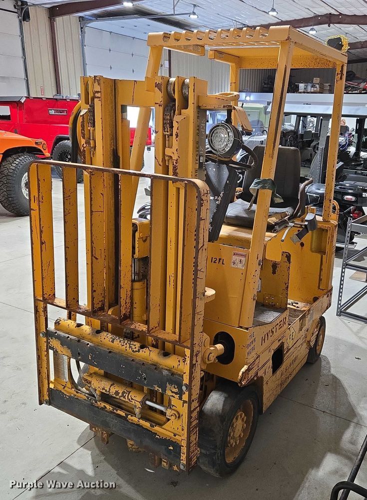 2016 Hyster E25XL-MIL forklift - EV2516