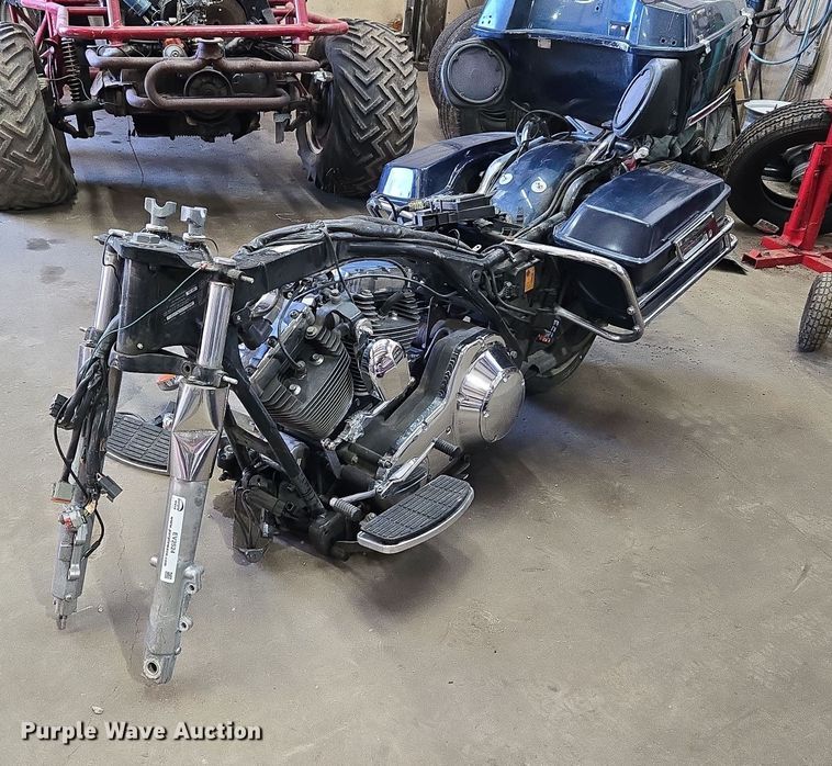 2004 Harley Davidson Electra Glide Ultra Classic motorcycle - EV2524