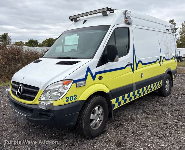 2012 Mercedes Benz Sprinter van - EV2530