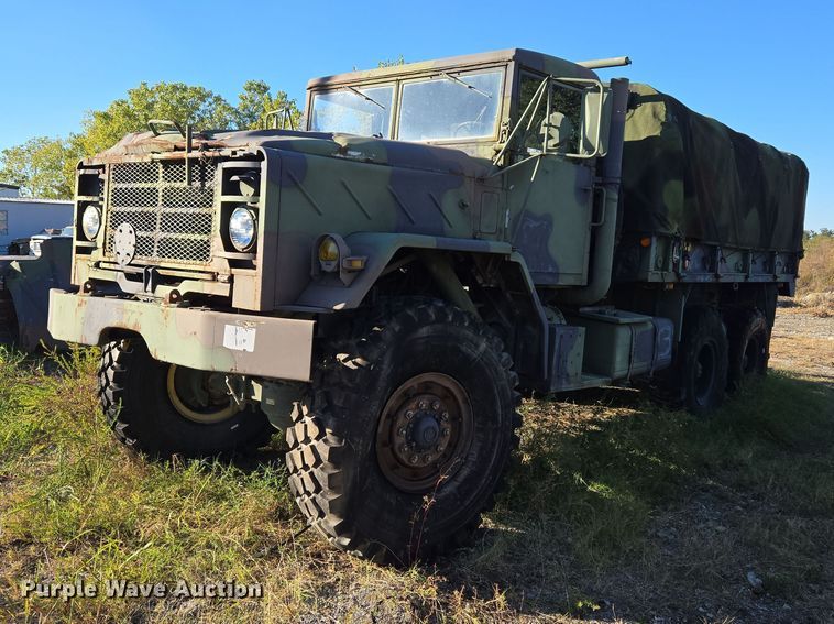 1986 AM General M934 flatbed truck - EV2535