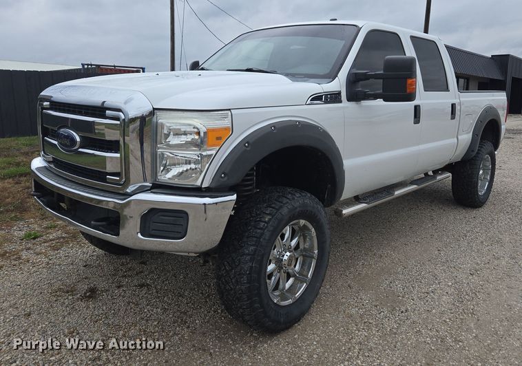 2016 Ford F250 Super Duty Crew Cab pickup truck - EV5449