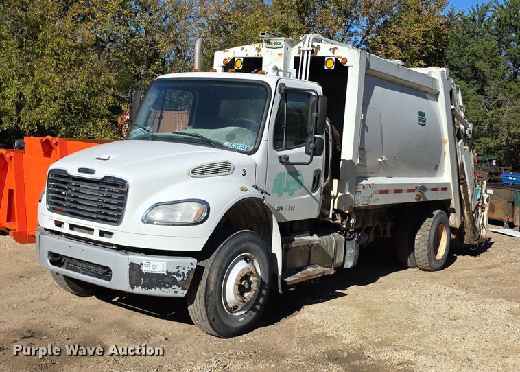 2015 Freightliner Business Class M2 refuse truck - FI0608