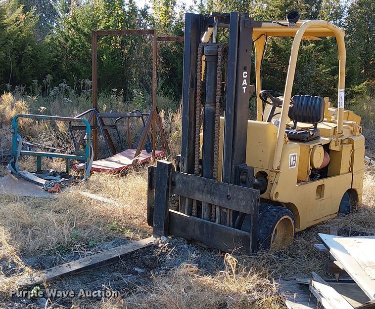 Caterpillar T100C forklift - FK0535