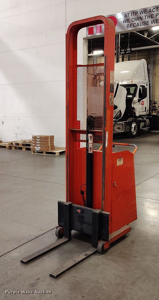 Lee Engineering 74 forklift - IH9329