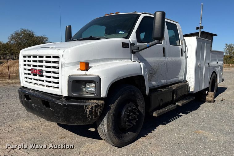 2005 GMC C6500 utility / service truck - DJ7942