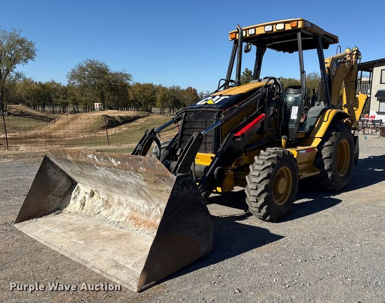2005 Caterpillar  420D backhoe - DJ7946