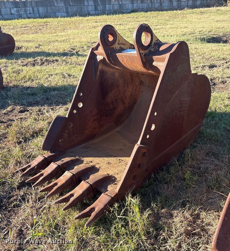 Caterpillar excavator bucket - DJ7962