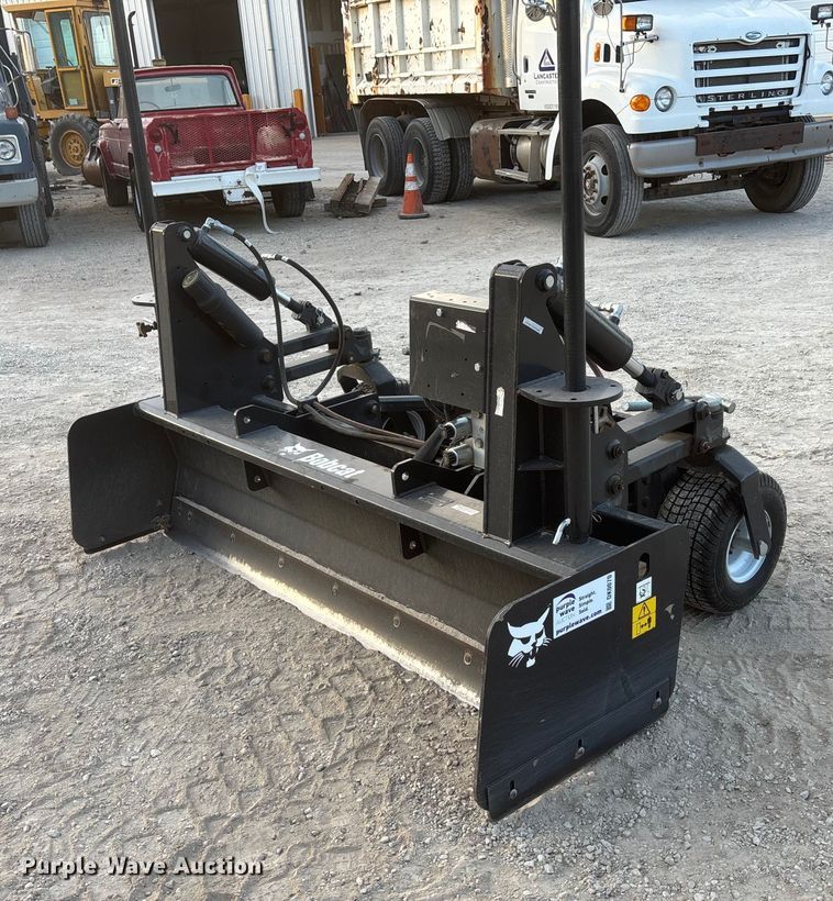 2023 Bobcat HD84 skid steer laser box blade - DK0070