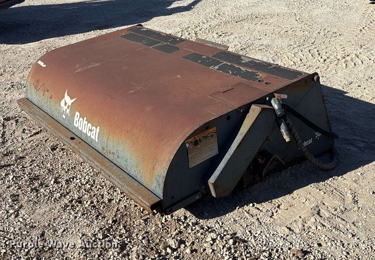Bobcat Sweeper 72 skid steer sweeper - DK0071