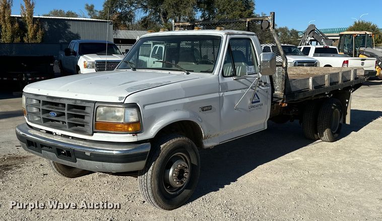 1997 Ford F-Super Duty flatbed truck - DK0076