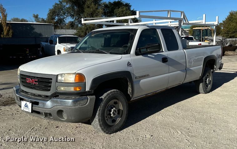 2006 GMC Sierra 2500HD Ext. Cab pickup truck - DK0095