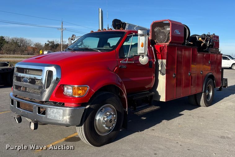 2006 Ford F750 utility / service truck - DK0101
