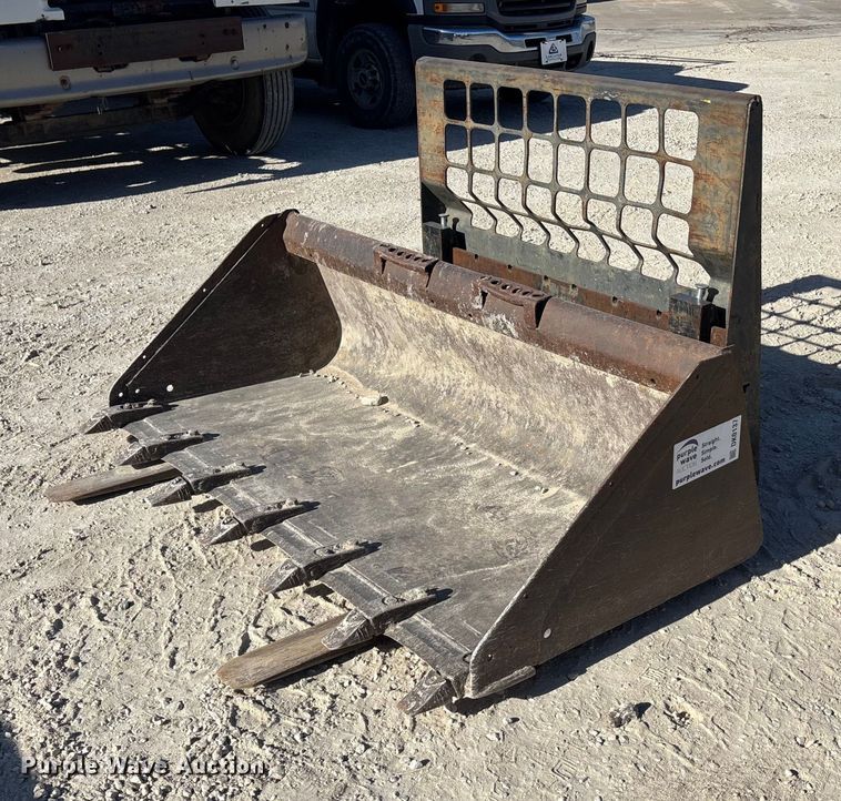 Skid steer bucket and forks - DK0137
