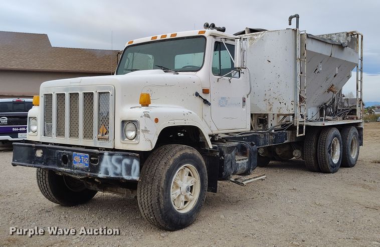 1989 International 2554 volumetric concrete mixer truck - DT0768