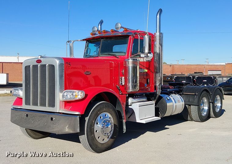 2023 Peterbilt 389 semi truck - DU3672