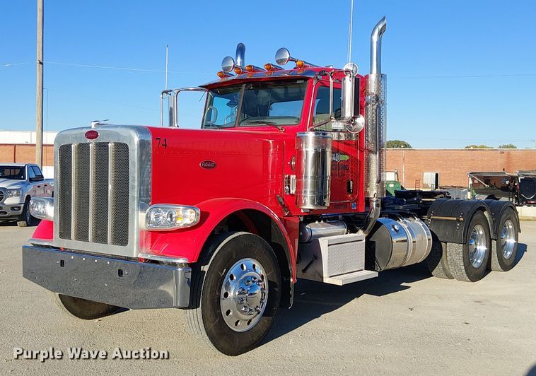 2023 Peterbilt 389 semi truck - DU3673