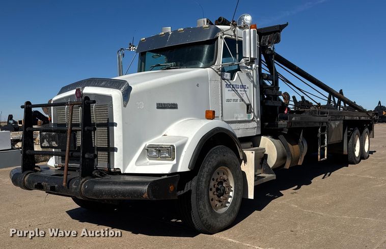 2001 Kenworth T800 winch truck - DW6755
