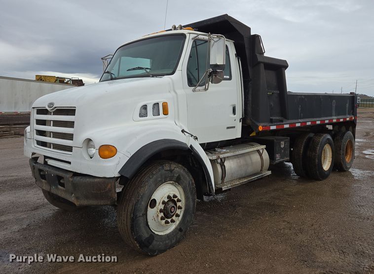 1999 Sterling Truck L7501 dump truck - DY1407