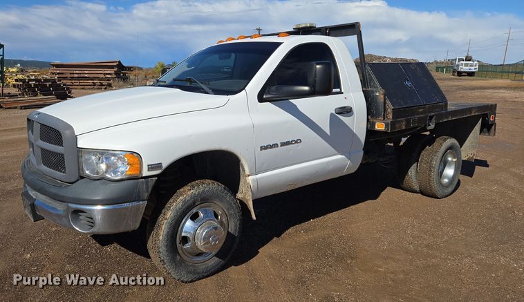 2004 Dodge Ram 3500 flatbed pickup truck - DY1408