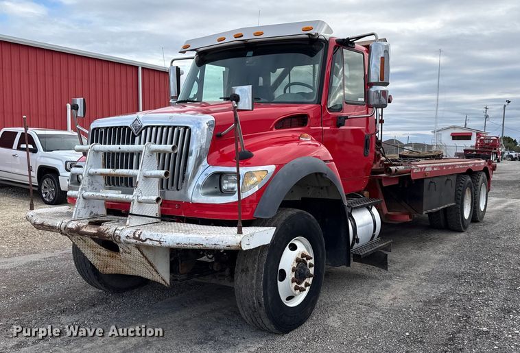 2007 International 7700 winch truck - DY8351