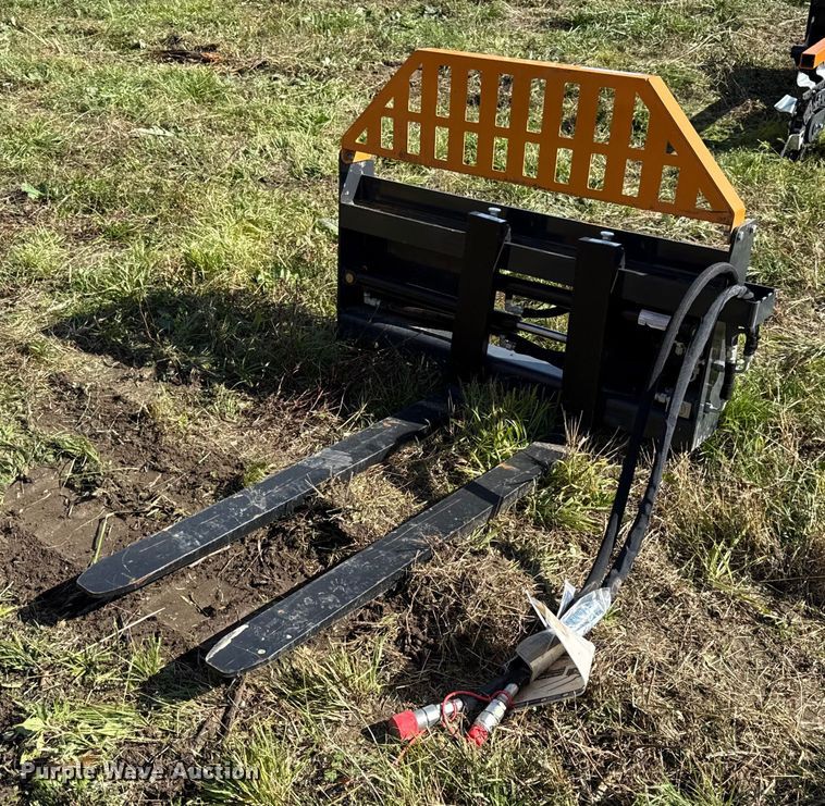 2025 Wolverine PFA-11-3300G skid steer forks - DY8391