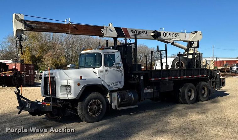1996 Mack RB690S crane truck - EA2004