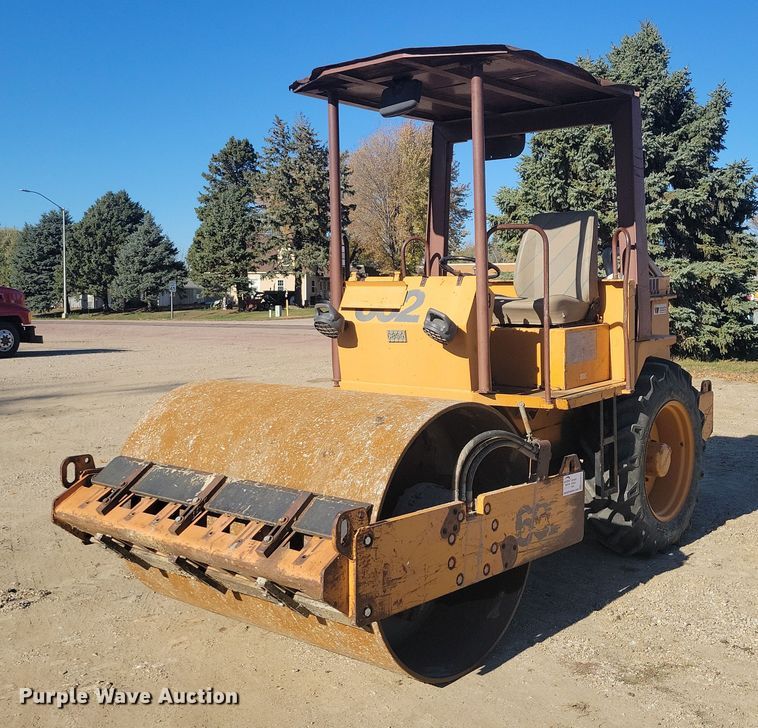 Case W 602 BPD single drum vibratory roller - EA2711