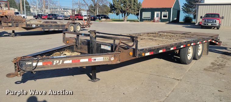 2015 PJ F8202 equipment trailer - EA2713