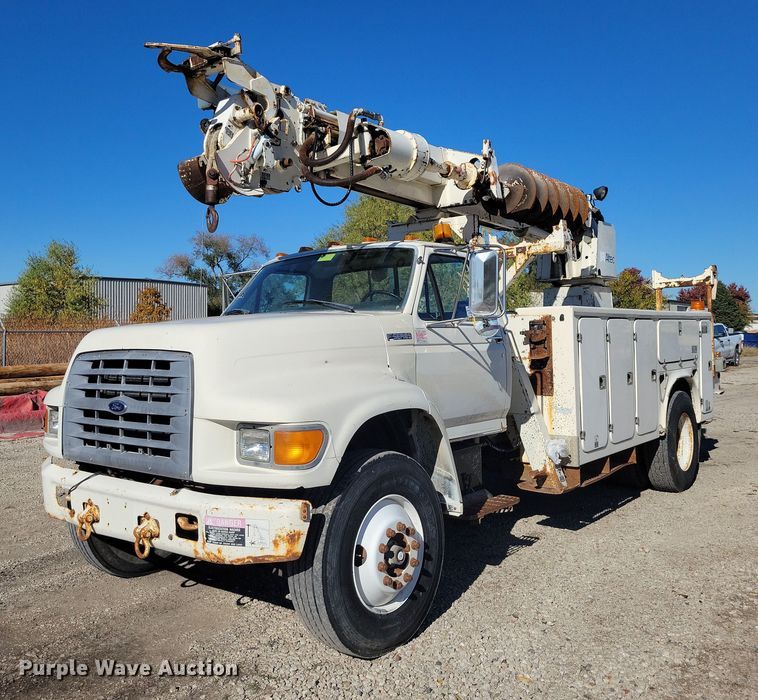 Digger Derrick Truck For Sale In Iowa | Purple Wave Auction