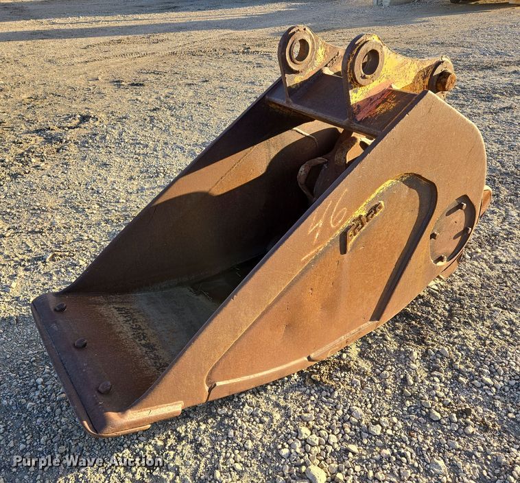 Felco 32" W roller compaction bucket - EB1133