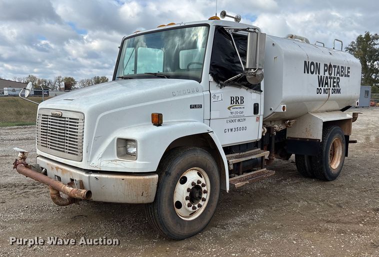 1999 Freightliner FL80 water truck - EE4275