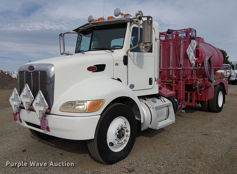 2013 Peterbilt 337  oilfield acidizing pump truck - EG1683