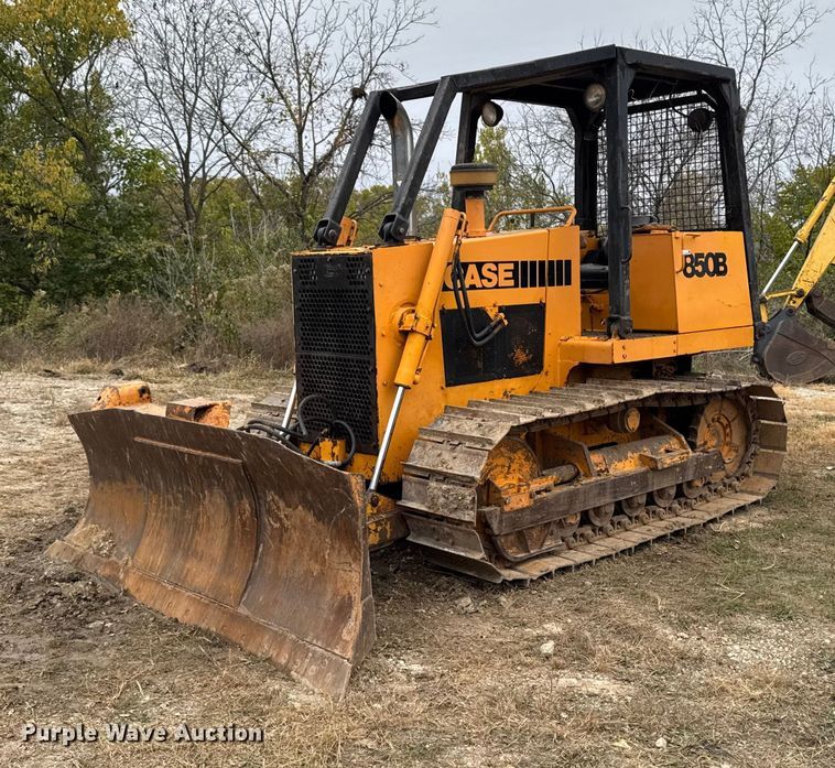 1981 Case 850B dozer - EM2497