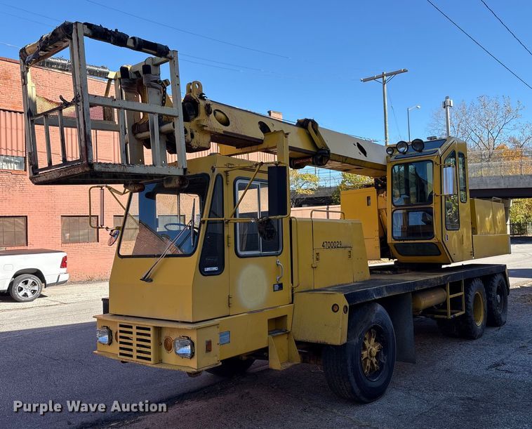 Gradall G3W wheeled excavator - EM6147