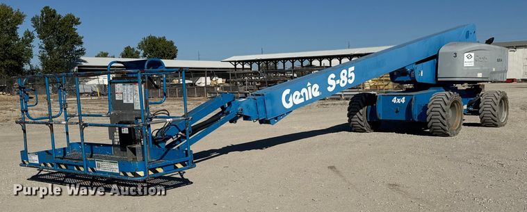 2012 Genie S85 boom lift - EM8475