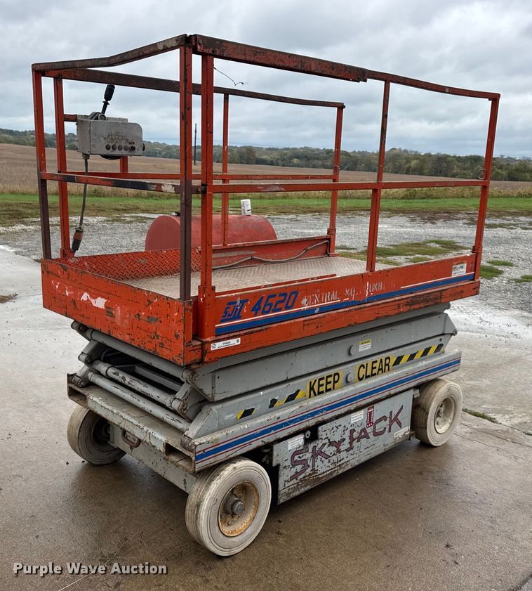 1992 SkyJack SJ-4620 scissor lift - EN0628