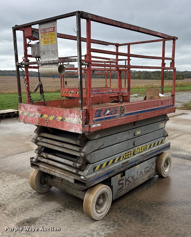 1995 SkyJack SJ-4626 scissor lift - EN0630