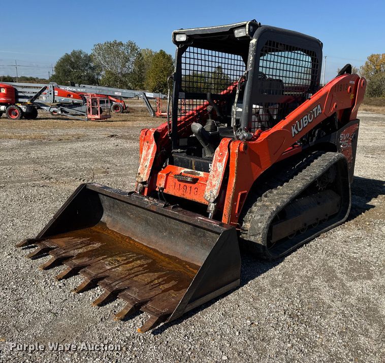 Kubota SVL75-2 tracked skid steer loader - EN0657