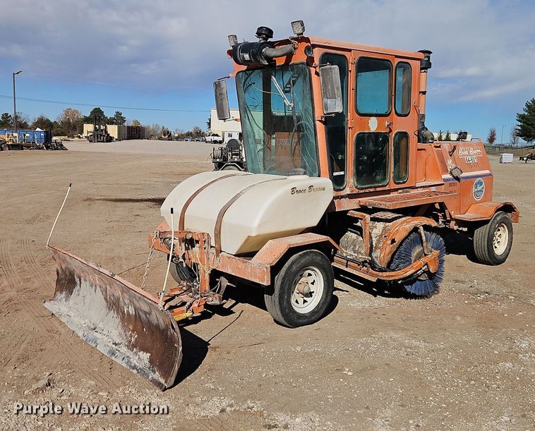 2002 Broce RC 350 broom - EO4797