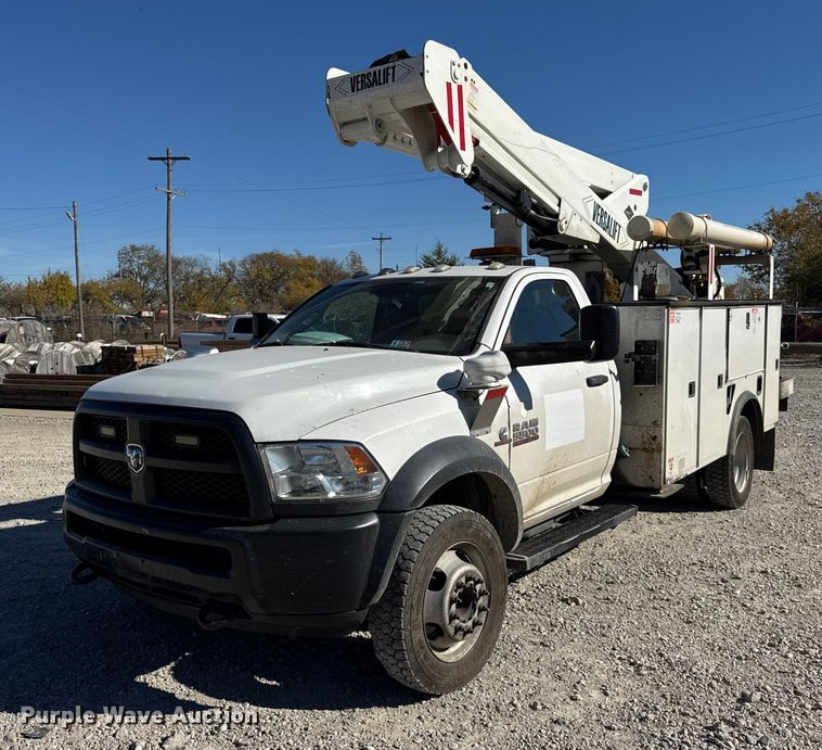 2016 RAM 5500 bucket truck - ER0234