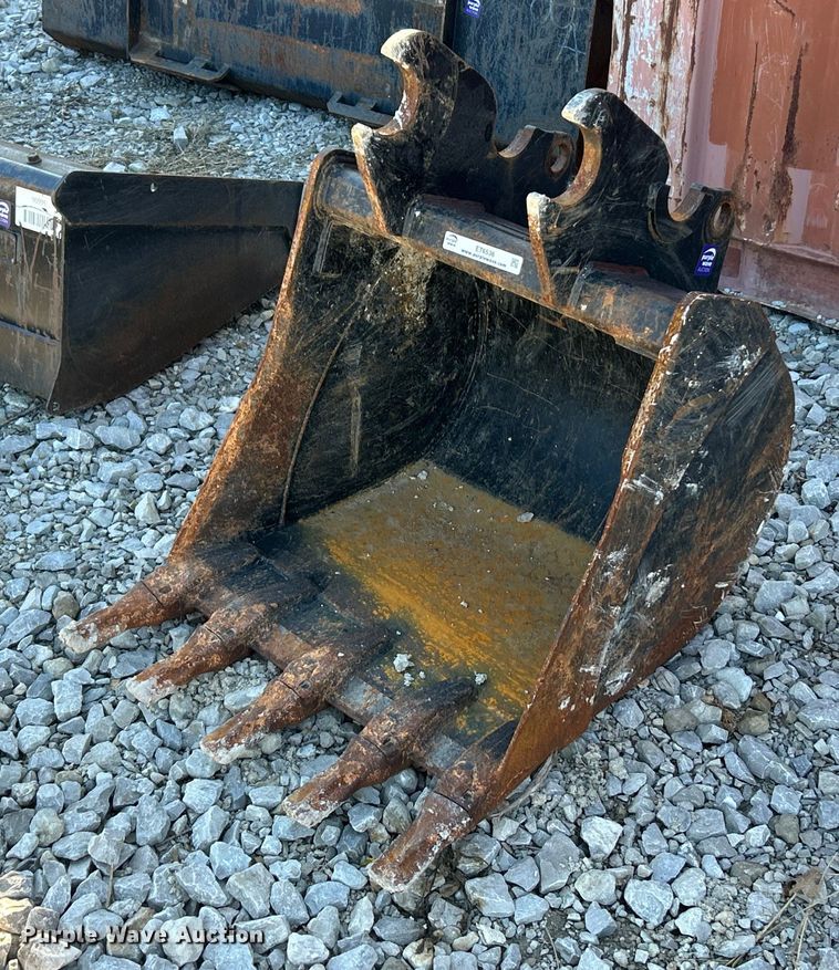 Kubota excavator bucket - ET6536