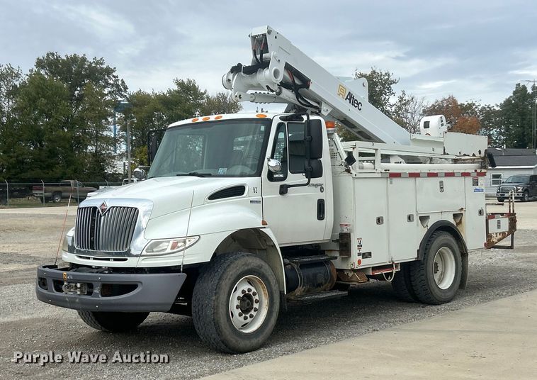 2010 International 4300 bucket truck - ET6564