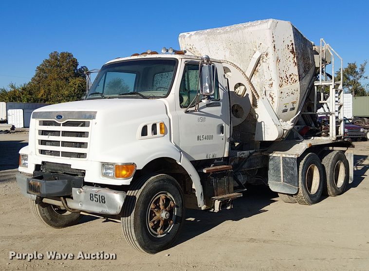 1998 Ford LT8500 concrete agitator truck - FB4507