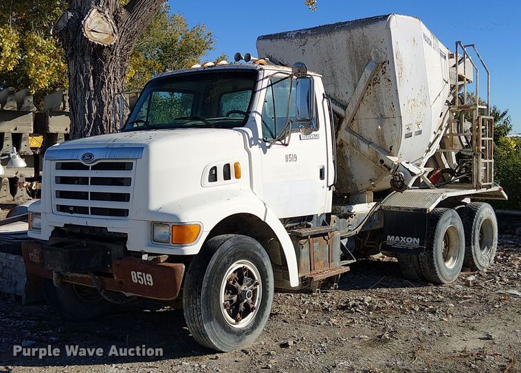 1998 Ford LT8500 concrete agitator truck  - FB4508