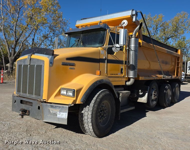 2005 Kenworth T800 dump truck - FI0603